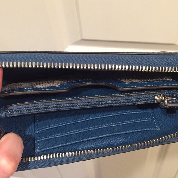 Michael Kors Wristlet or Wallet - Picture 3 of 5